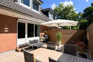 Modernes Zuhause mit Townhouse-Charakter und sonniger Südwestterrasse – 22145 Rahlstedt, Hamburg – Vorschaubild 1