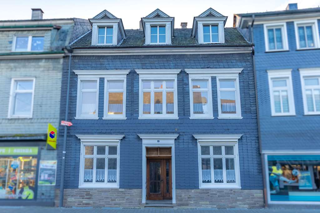 Immobilie in Wipperfürth - Gastronomen aufgepasst : Gemischt genutztes Wohn-Geschäftshaus mit komplett eingerichtetem Restauran - Bild 0