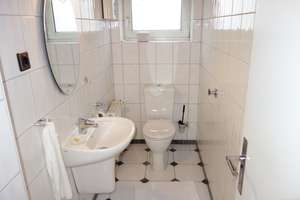 EINFAMILIEN-REIHENMITTELHAUS PARKETT 4 ZIMMER MOD. BÄDER+G-WC GARTEN TERRASSE GARAGE IN HASSELS – Oberheider Straße 35, 40599 Hassels, Düsseldorf – Vorschaubild 23