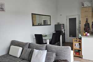 Helle 2-Raum-DG-Wohnung mit Terrasse und Tiefgaragenstellplatz – Karlsruhe – Vorschaubild 2
