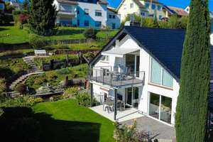 Wunderschönes freistehendes Architektenhaus mit großzügigem Grundstück und Weitblick – Die vollständige Adresse der Immobilie erhältst du vom Anbieter., 65345 Eltville am Rhein – Vorschaubild 1
