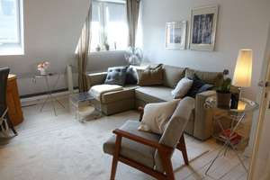 Charmantes, vollmöbliertes Dachgeschoss-Apartment: einfach einziehen und wohlfühlen – Frohnhofstraße 80, 50827 Ossendorf, Köln – Vorschaubild 1