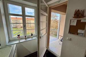 Sanierte gepflegte 2-Zimmer-Wohnung mit Balkon, Aufzug und hochwertiger Ausstattung in ruhiger Lage