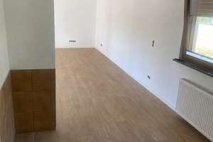 Großzügige 6-Zimmer-Wohnung mit 150 m², Garage und Gartennutzung in Dautphetal-Hommertshausen – Hochstraße 9, 35232 Dautphetal – Vorschaubild 3