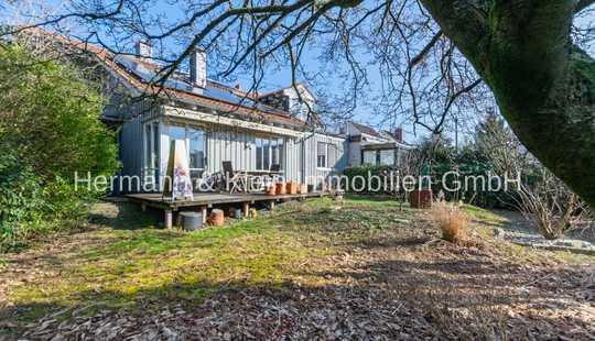 Bild von Familienparadies in Frankfurt-Zeilsheim: Charmantes Zweifamilienhaus mit modernem Komfort und Garten