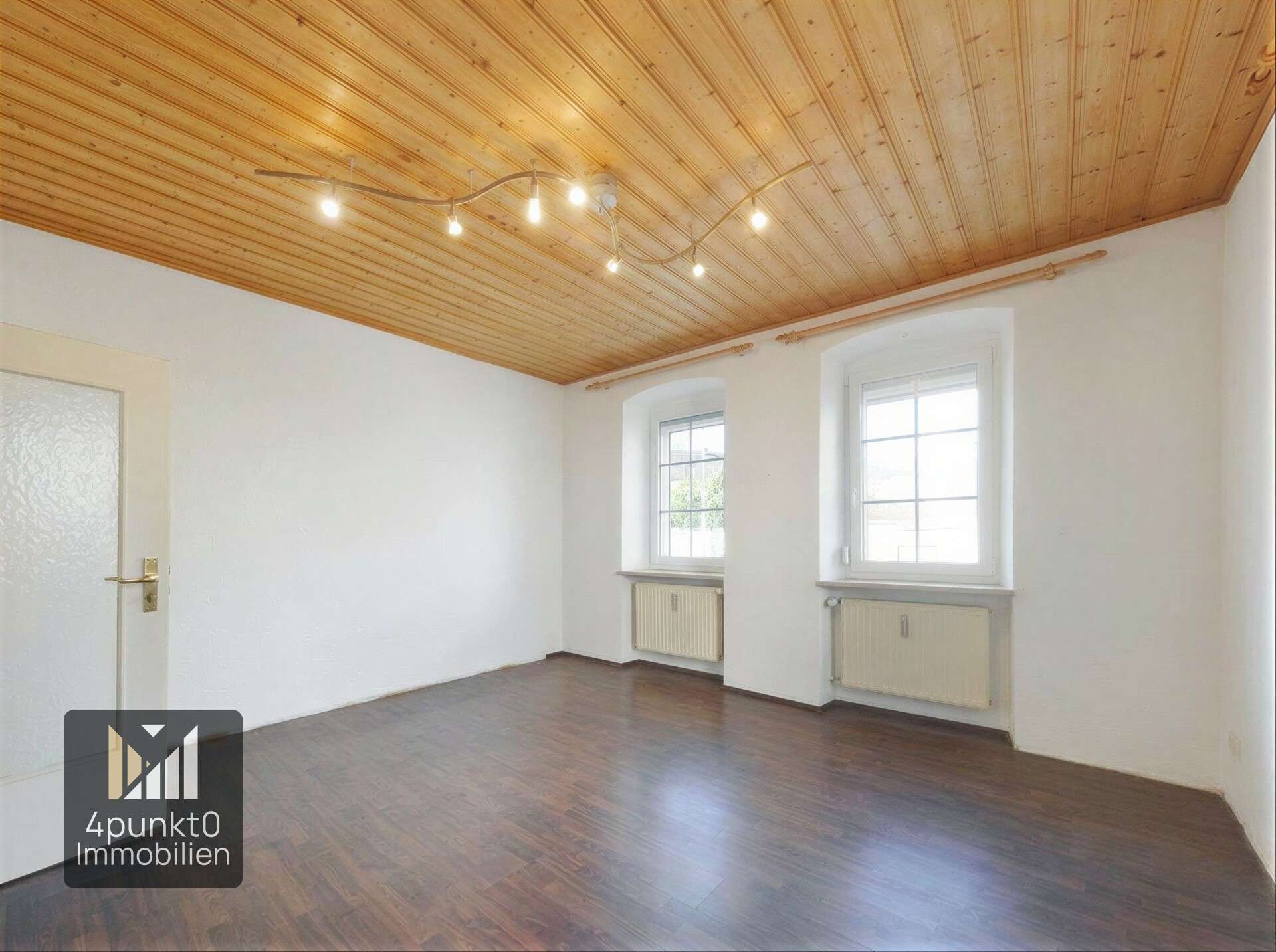 Immobilie in Treuchtlingen - Projektchance: MFH mit 4 Wohnungen, 295 m², Innenhof und 4 Garagen - Bild 2