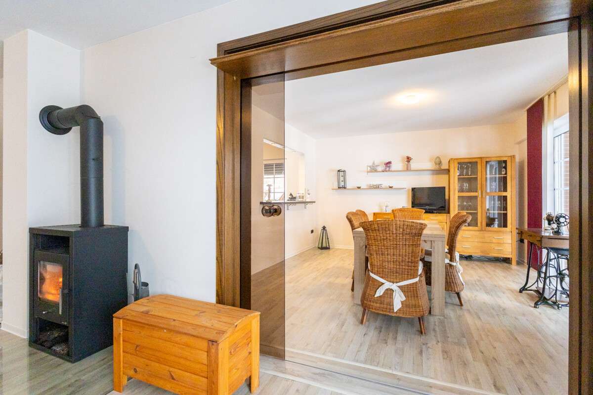 Immobilie in Großefehn - Großzügiges Einfamilienhaus mit Garage und unverbautem Blick - Bild 8