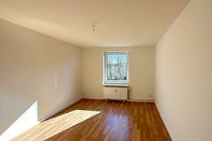Geräumigiges Familiendomizil im DG mit Einbauküche, Wannenbad und Balkon – 39108 Stadtfeld Ost, Magdeburg – Vorschaubild 13