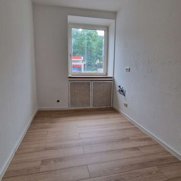 *** helle und charmante 3-Zimmer-Wohnung mit kl. Balkon nähe Ponttor ***