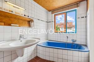 Wohnung mit Hauscharakter – großzügige Maisonette mit Terrasse & Balkon – 60529 Schwanheim, Frankfurt am Main – Vorschaubild 9