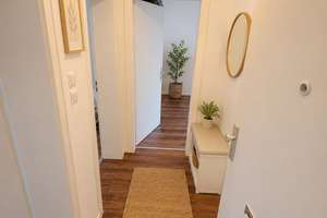 Gepflegte 2-Zi.-Whg. in beliebter Wohnlage Hann.-Vahrenwald-List – 30165 Vahrenwald, Hannover – Vorschaubild 2