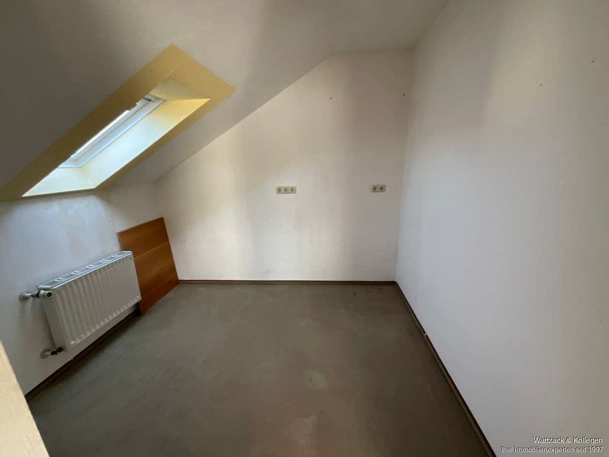 Immobilie in Postbauer-Heng - Familienschatz!
Ein- bis Zweifamilienhaus 
in Postbauer-Heng (Kemnath) - Bild 10