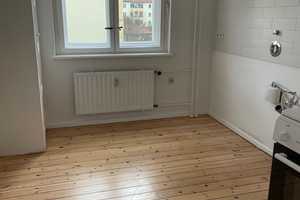 Vollsanierte Helle  2 Zimmer mit Balkon – Zweibrückerstraße 78, 13585 Berlin – Vorschaubild 5