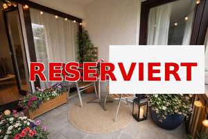 Helle, renovierte 2 ZKB mit Einbauküche, Fahrstuhl und Balkon in ruhiger Lage! Gut vermietet!!! – Schillstr. 21, 86167 Lechhausen-West, Augsburg – Vorschaubild 1