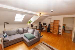Charmante Dachgeschosswohnung in Bonner Südstadt mit Gartennutzung