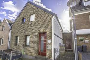 Attraktives Einfamilienhaus mit Anbau, Garten und vielseitigem Raumangebot in ruhiger Lage – Herberzstraße 3, 50769 Worringen, Köln – Vorschaubild 2