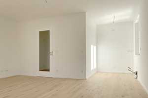 Neubau – Erstbezug! Toller Schnitt: 2-Zimmer-Wohnung mit Einbauküche, A+ – München – Vorschaubild 3