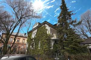 Großzügige Dachgeschosswohnung mit viel Charme