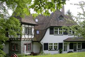 ALTBAUVILLA IM ENGLISCHEN LANDHAUSSTIL, freistehend, mitten in der Natur.  – Die vollständige Adresse der Immobilie erhältst du vom Anbieter., 60439 Niederursel, Frankfurt am Main – Vorschaubild 2