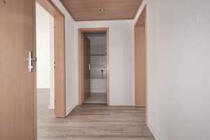 2-Raum • modernes Laminat • Bad mit Wanne • Haus mit Aufzug • Stellplatz • Küche ohne Fenster – Chemnitz – Vorschaubild 11