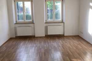 Mitten in Fürth-City ! Hübsche 2-Zimmer-Altbau-Erdgeschoß-Wohnung mit Gartenanteil und Stellplatz – Gustav-Schickedanz-Straße 1, 90762 Fürth – Vorschaubild 4