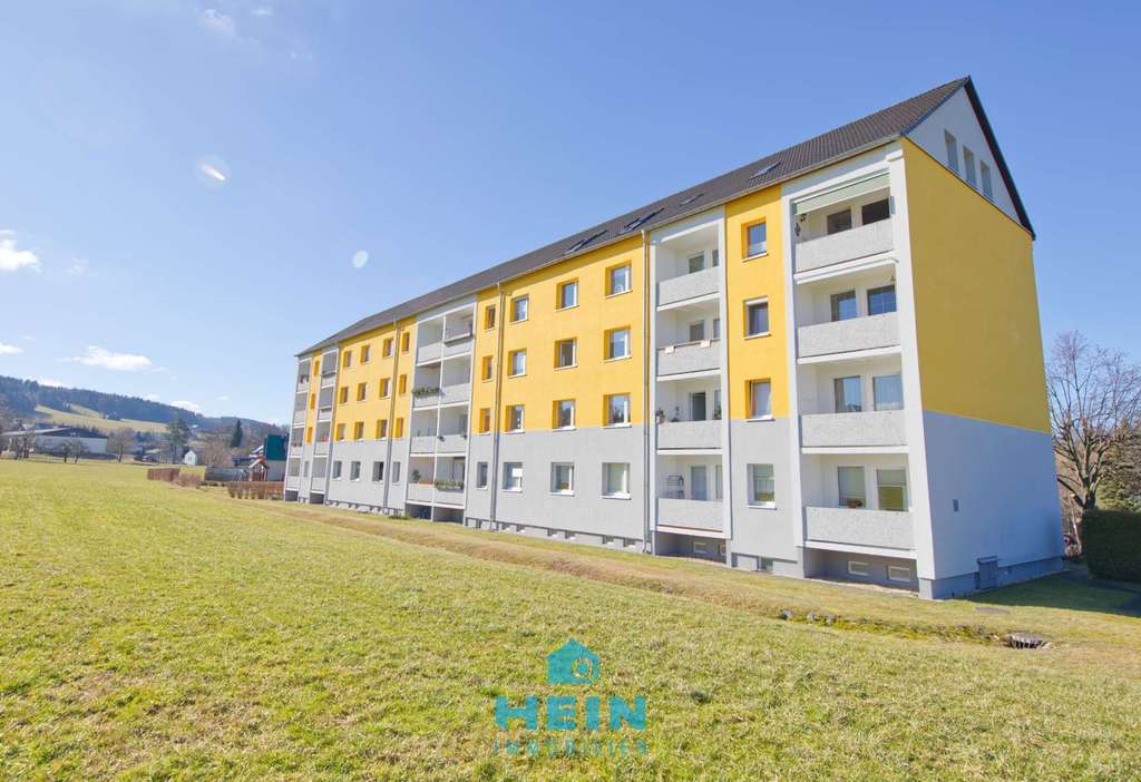 Immobilie in Hartmannsdorf bei Kirchberg - Ruhig im Grünen wohnen – 2-Zimmer-Eigentumswohnung mit Balkon in Hartmannsdorf - Bild 0