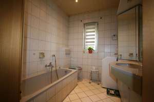Einfamilienhaus mit herrlicher Aussicht in begehrter Wohnlage von Herpf – Die vollständige Adresse der Immobilie erhältst du vom Anbieter., 98617 Herpf – Vorschaubild 7
