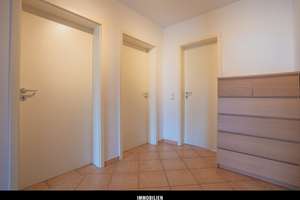 Sonnige drei Zimmer Wohnung mit großzügigen Balkon – Die vollständige Adresse der Immobilie erhältst du vom Anbieter., 85049 West, Ingolstadt – Vorschaubild 5