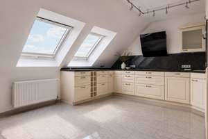Exklusive 3-Zimmer-Dachgeschosswohnung mit Weitblick in Süd-Ausrichtung – Die vollständige Adresse der Immobilie erhältst du vom Anbieter., 42115 Elberfeld West, Wuppertal – Vorschaubild 4