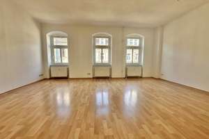 Kapitalanlage im beliebten Szene-Viertel: 1-Zimmer-Wohnung im denkmalgeschützten Altbau mit Balkon – Rothenburger Straße 18, 1099 Äußere Neustadt, Dresden – Vorschaubild 1