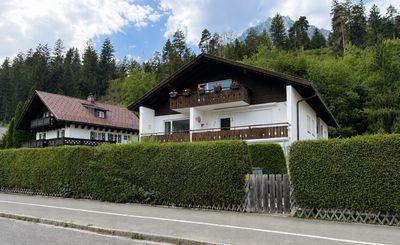 Garmisch-Partenkirchen: 2-Zimmer-Wohnung mit Bergblick und Terrasse