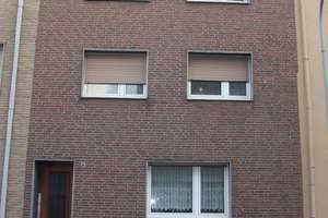 Schöne helle Single Wohnung im ausgebauten DG