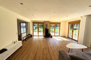 Einzugsbereit Freistehender Bungalow mit viel Platz und grünem Rückzugsort ideal für Familie und Ber – Dortmund – Vorschaubild 3