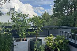 Lichtdurchflutete Dachgeschosswohnung mit sonniger Dachterrasse – Vogesenstr 15c, 81825 Waldtrudering, München – Vorschaubild 13