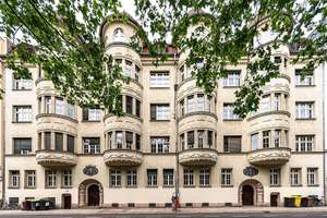 Außen Gründerzeit & Innen Neubau! *Inklusive neuer Einbauküche & 1. Monat Kaltmietfrei*