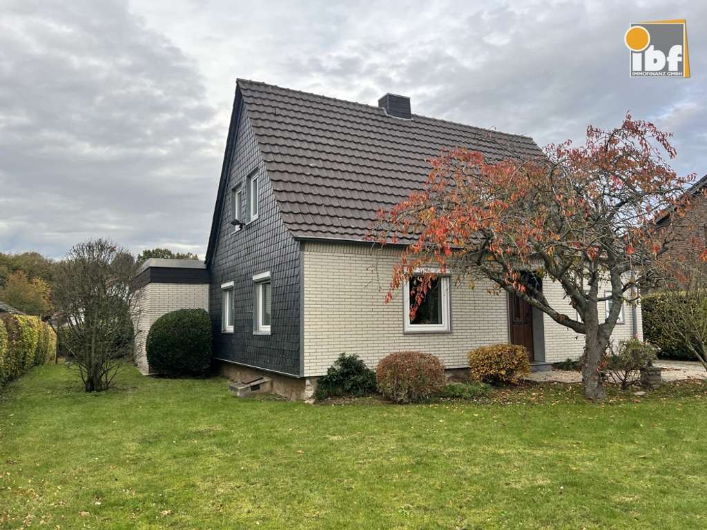 +++ IBF Immo +++ Geräumiges freist. EFH mit gr. Doppelgarage und viel Potential in Stolberg-Atsch!