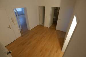 Geräumige 2-Zimmer-Wohnung mit Garten in Bestlage von Bonn-Poppelsdorf – Die vollständige Adresse der Immobilie erhältst du vom Anbieter., 53115 Poppelsdorf, Bonn – Vorschaubild 2