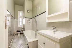 Bezugsfrei & renoviert: 3-Zimmer-Altbauwohnung mit Süd-Westbalkon nahe Schloss Charlottenburg – Die vollständige Adresse der Immobilie erhältst du vom Anbieter., 10589 Charlottenburg, Berlin – Vorschaubild 8