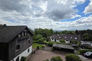 Attraktive und helle Wohnung mit Balkon und Fernblick in guter Wohnlage von Wuppertal-Nord – Stahlsberg 79, 42279 Oberbarmen, Wuppertal – Vorschaubild 2