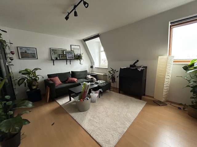 2-Zimmer-Wohnung 59 m², klassischer Altbau in Eilbek, Dachgeschoss, Hamburg – Bild 3