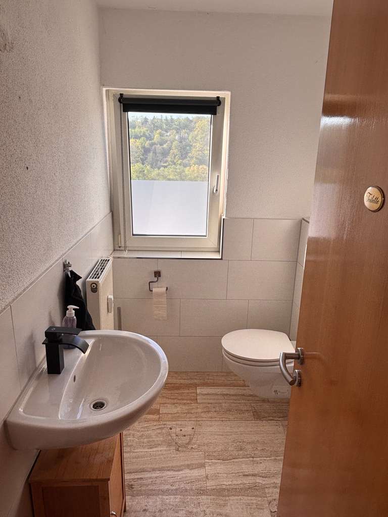 Immobilie in Benningen am Neckar - Sehr gepflegte 3-Zimmer-Wohnung inkl. Einzelgarage mit Penthouse-Feeling und Panorama-Aussicht - Bild 3