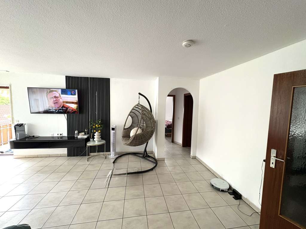 Charmante 3,5-Zimmer-Wohnung mit Balkon, Garage und Garten in Neuenstadt am Kocher.