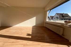 Lichtdurchflutete, frisch renovierte 1-Zimmer-Wohnung mit Balkon – von privat