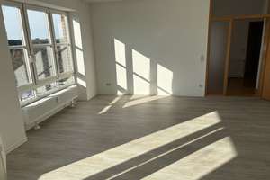 3-Zimmer Endetagen-Wohnung mit Südloggia und Tiefgarage – Die vollständige Adresse der Immobilie erhältst du vom Anbieter., 22850 Norderstedt – Vorschaubild 4