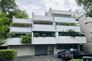 Bestlage City-Ost: Belle-Etage in der "Beethovenstraße" mit 2 Terrassen, 2 PKW-Plätzen, Aufzug & EBK