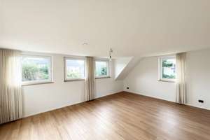 Wohnqualität zum Wohlfühlen – modernisierte Dachgeschosswohnung mit Gartennutzung – Die vollständige Adresse der Immobilie erhältst du vom Anbieter., 45239 Werden, Essen – Vorschaubild 2