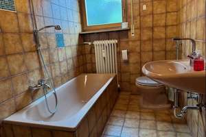 3-Familienhaus in Nürnberg-Altenfurt mit zwei freien Wohnungen, zwei Garagen und Carport – Die vollständige Adresse der Immobilie erhältst du vom Anbieter., 90475 Altenfurt, Moorenbrunn, Nürnberg – Vorschaubild 7