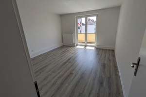 Zuhause ist: Helle 3-Zimmer-Wohnung mit Balkon in Geestemünde ideal für Ihre Familie – Wilhelmshavener Straße 3, 27570 Geestemünde, Bremerhaven – Vorschaubild 2