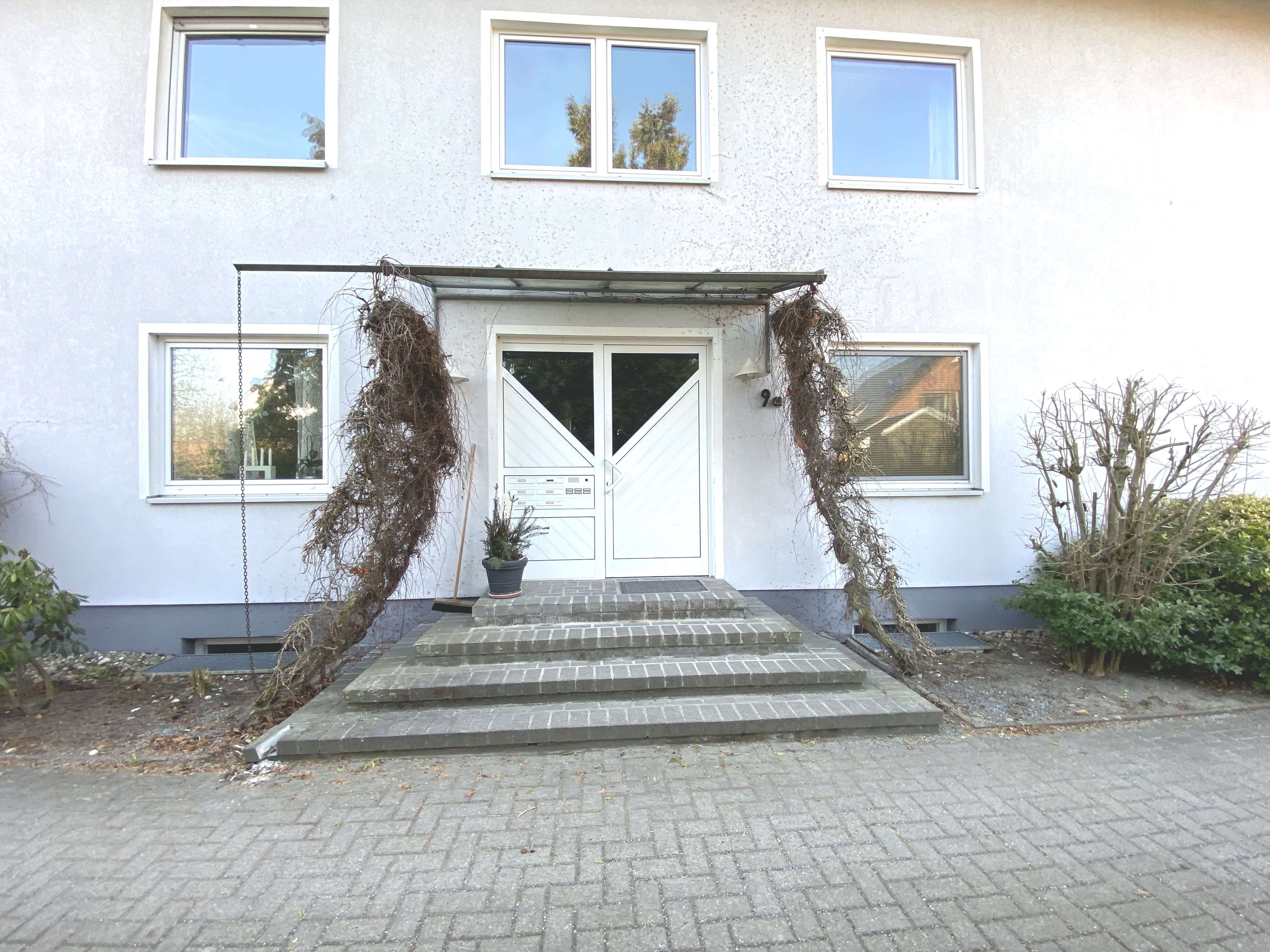 Lagesbüttel, ruhige Lage! Helle 3 Zim.-Dachgeschoss-Etw. im 2.OG. mit Balkon (Renovierungsbedarf), Gifhorn Kreis – Bild 4