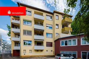 Frankfurt-Sachsenhausen: Attraktive Dreizimmerwohnung mit Balkon und Stellplatz !
